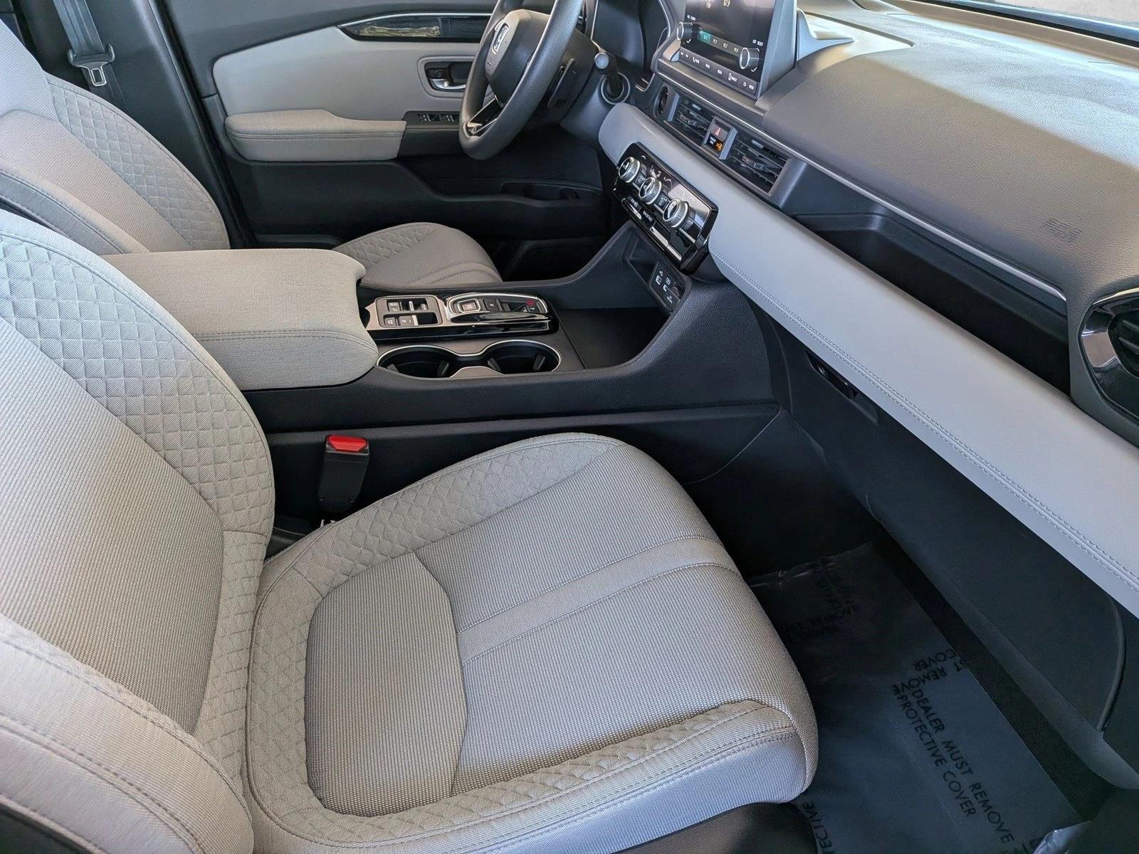 2023 Honda Pilot LX - Photo 19