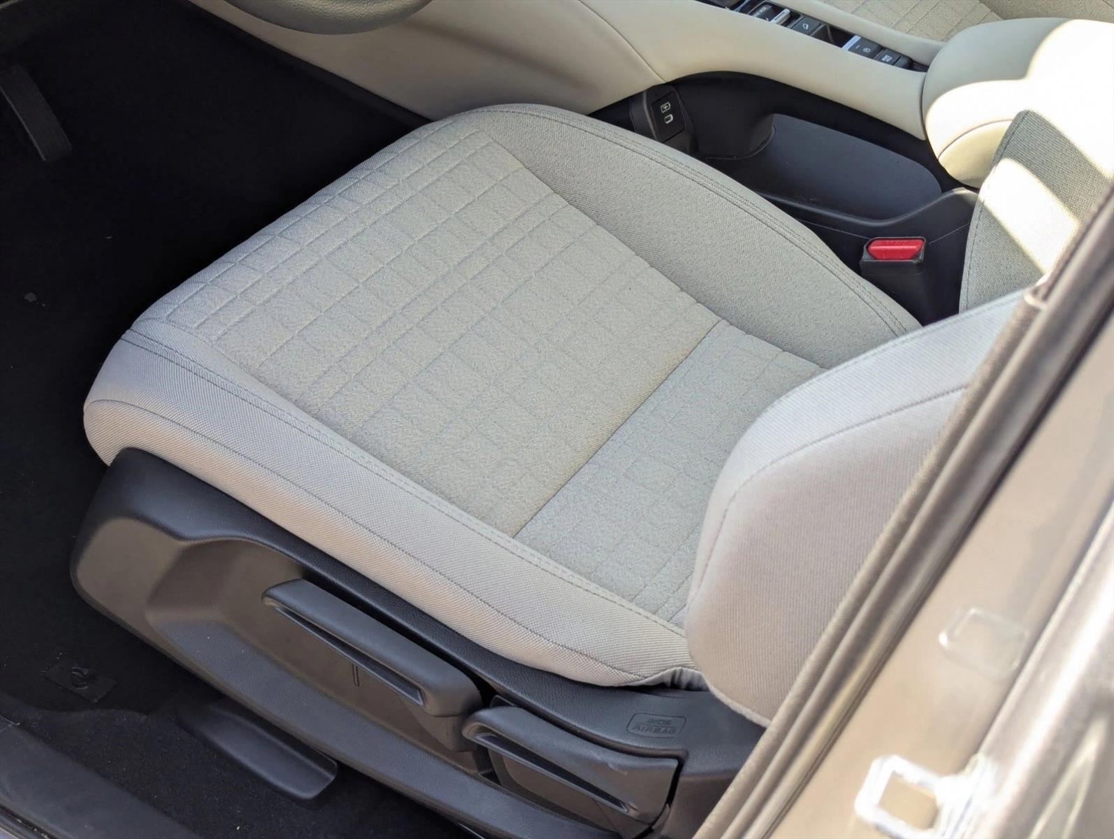2026 Honda HR-V LX photo 3