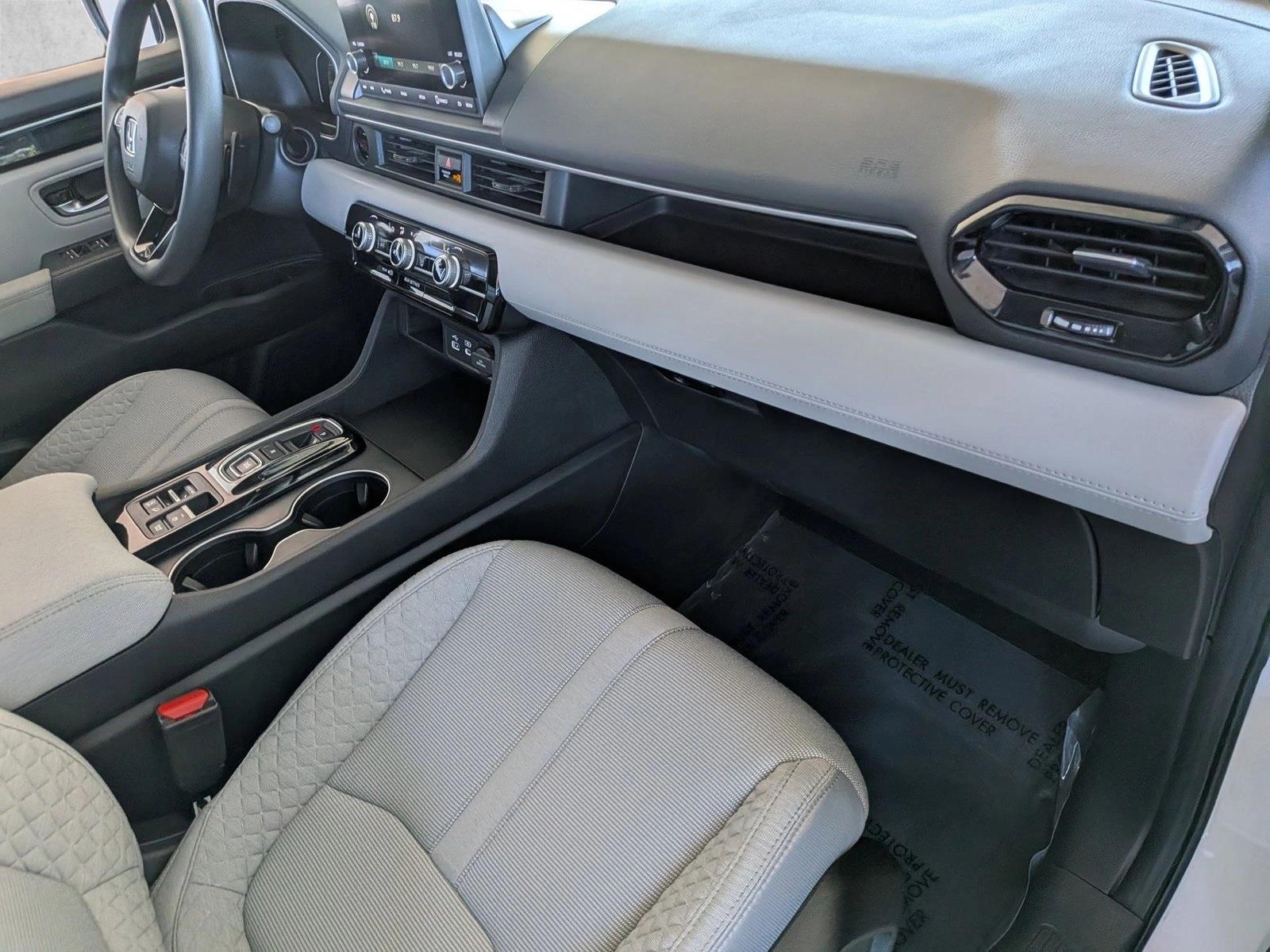 2023 Honda Pilot LX - Photo 20