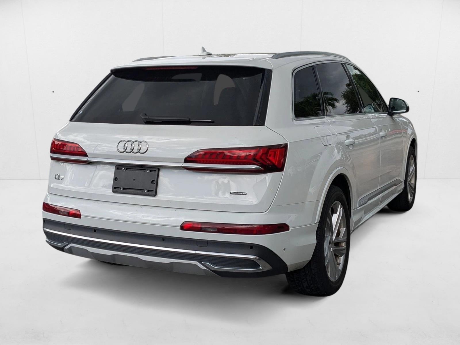 2023 Audi Q7 55 Premium photo 3