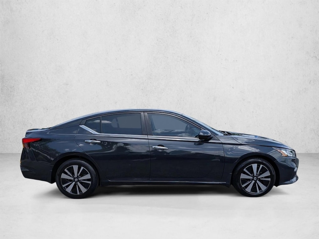 Used 2021 Nissan Altima 2.5 SV Sedan