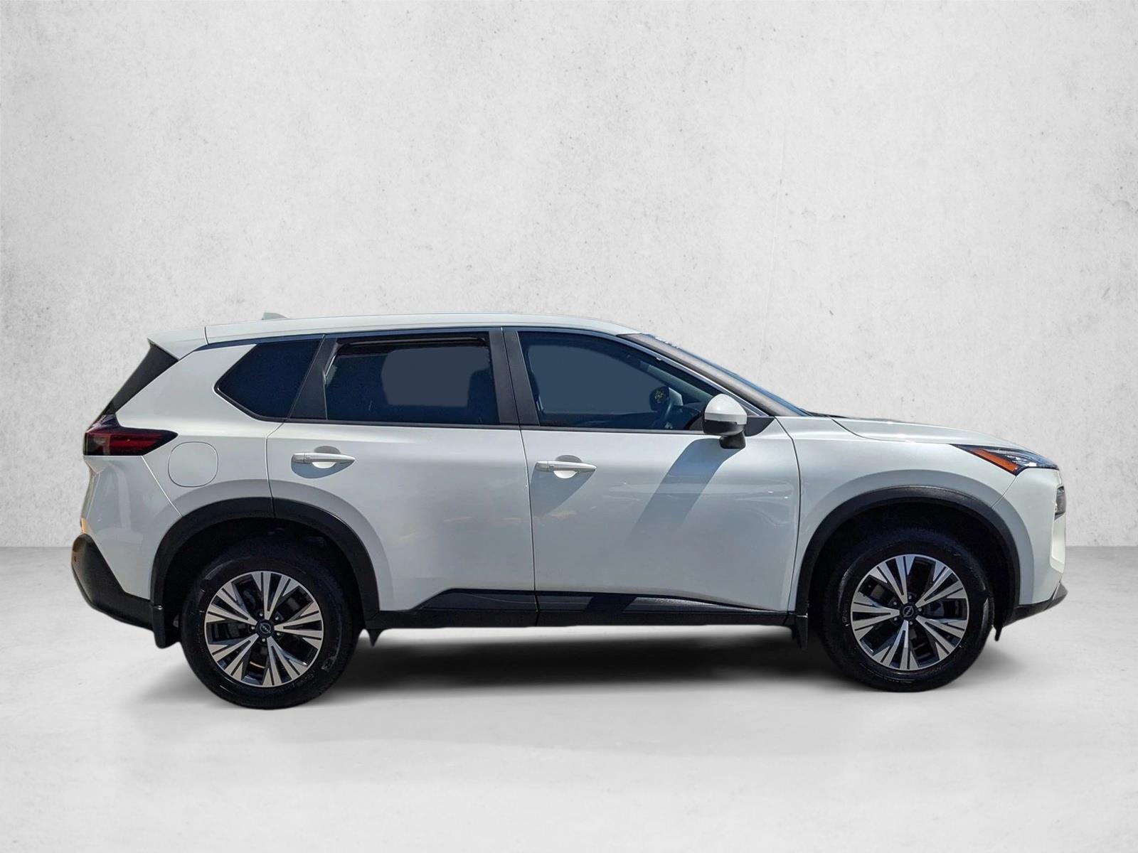2023 Nissan Rogue SV photo 4