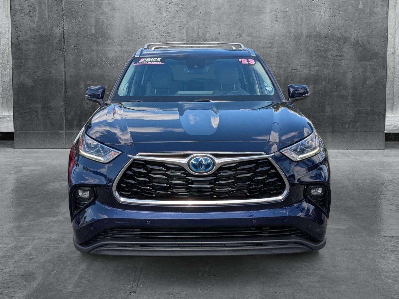Used 2023 Toyota Highlander Limited with VIN 5TDYARAHXPS019588 for sale in Miami Gardens, FL