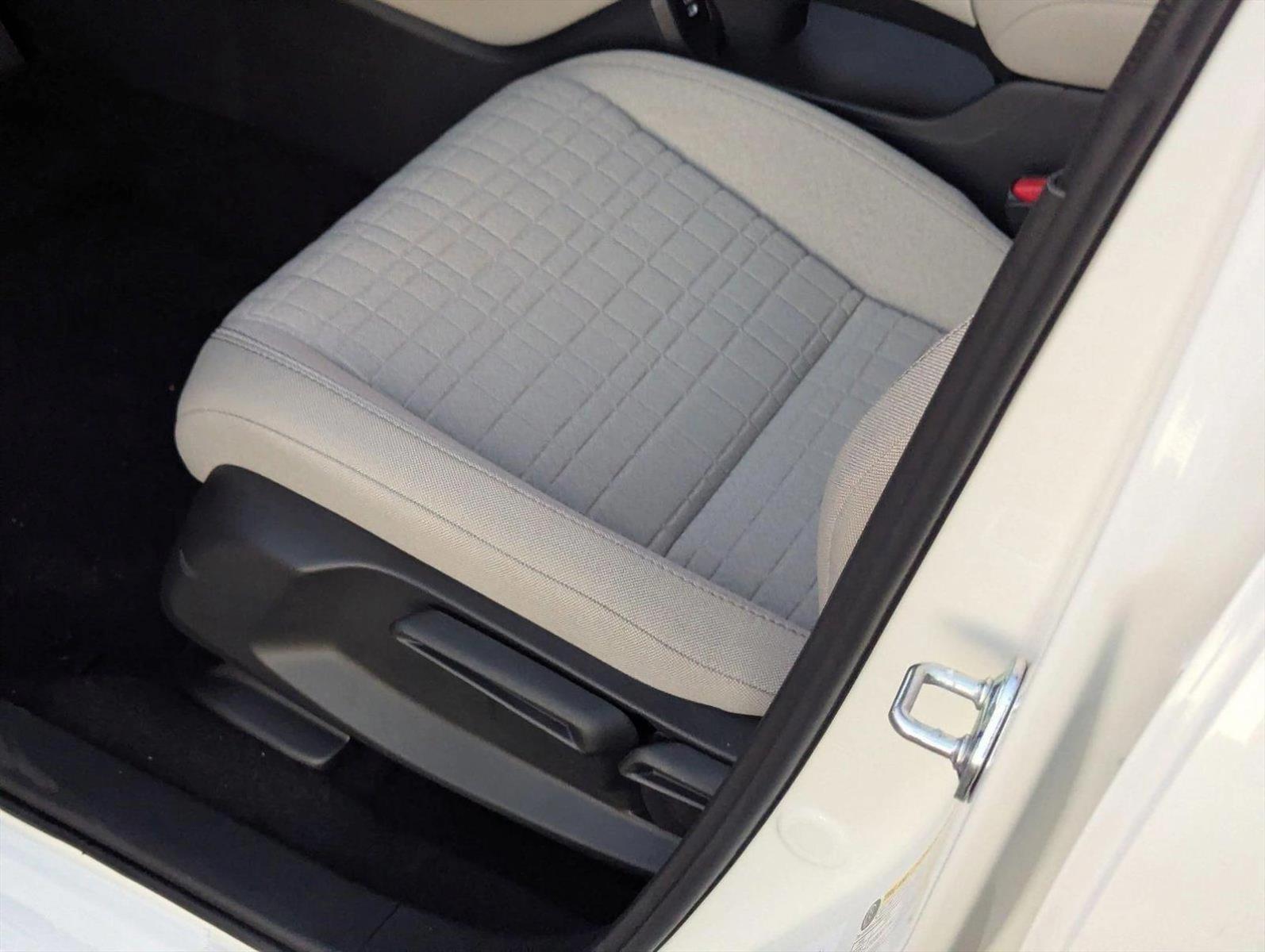 2026 Honda HR-V LX photo 3