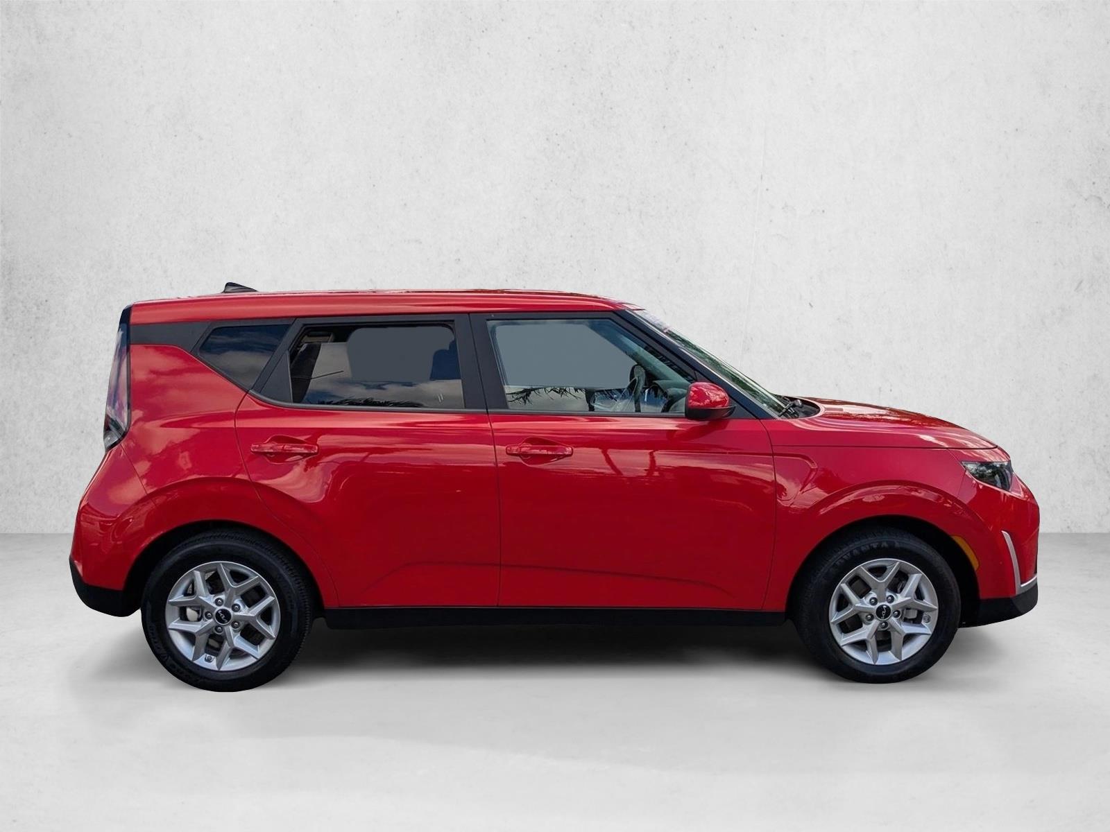 2023 Kia Soul LX photo 4