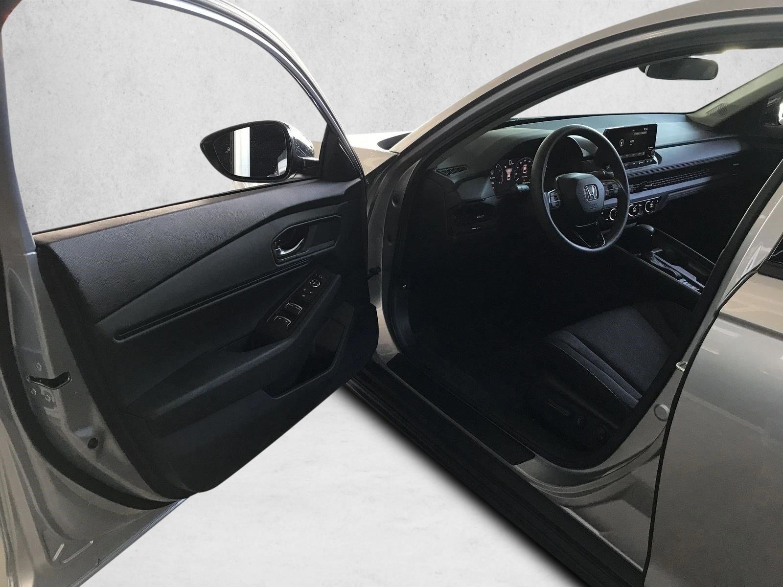 2025 Honda Accord SE - Photo 15