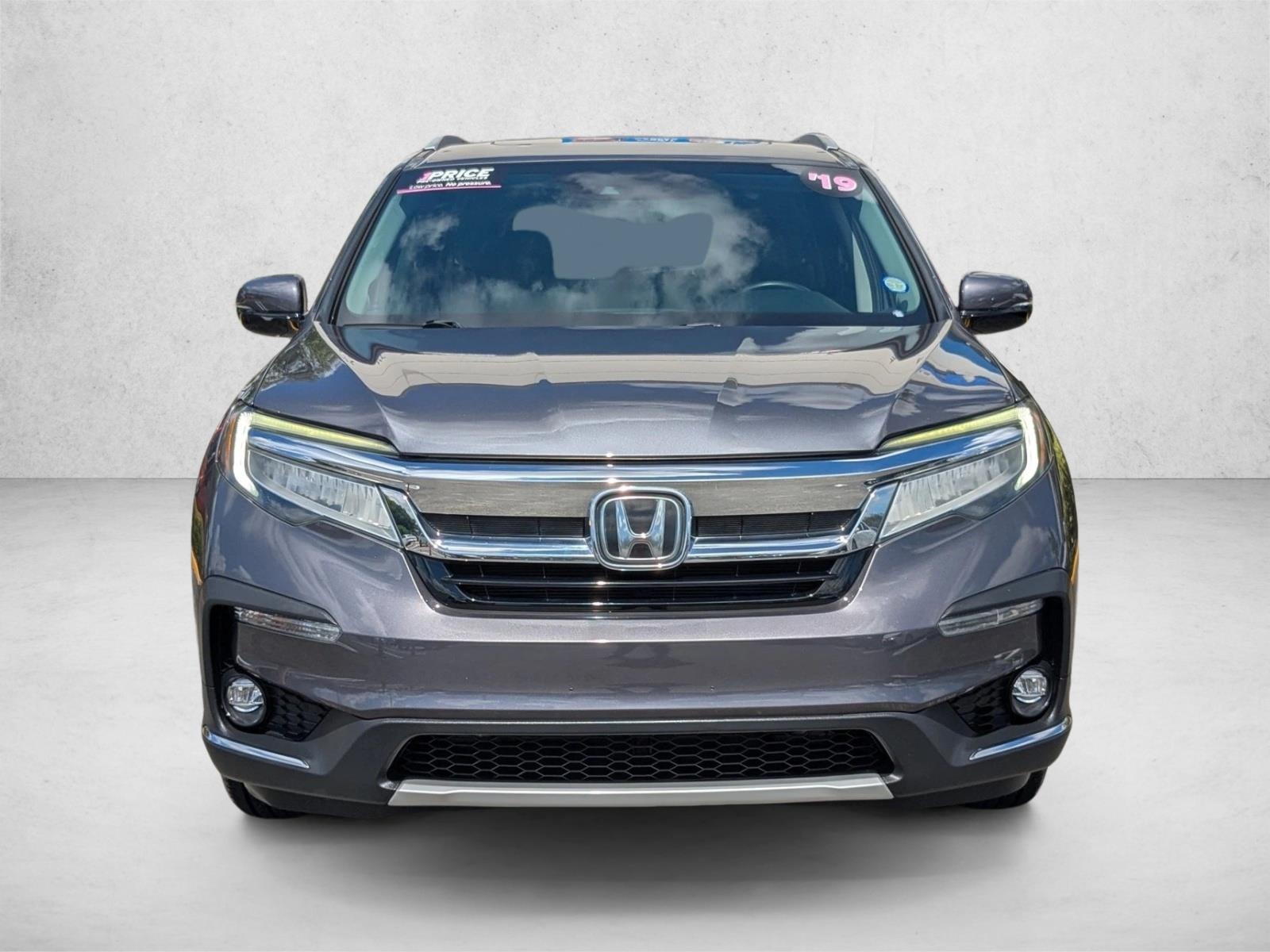 2019 Honda Pilot Touring photo 2