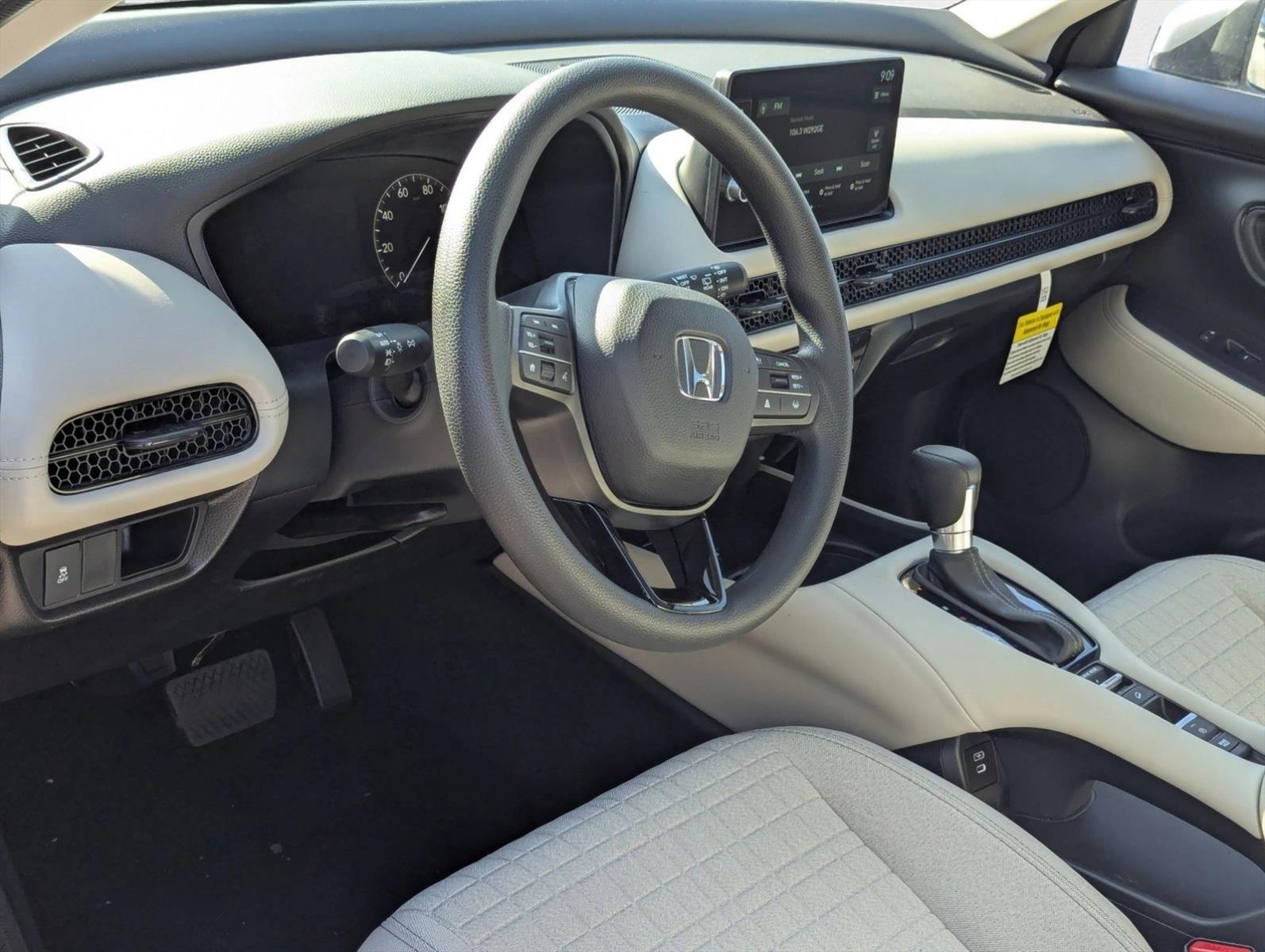 2026 Honda HR-V LX photo 2