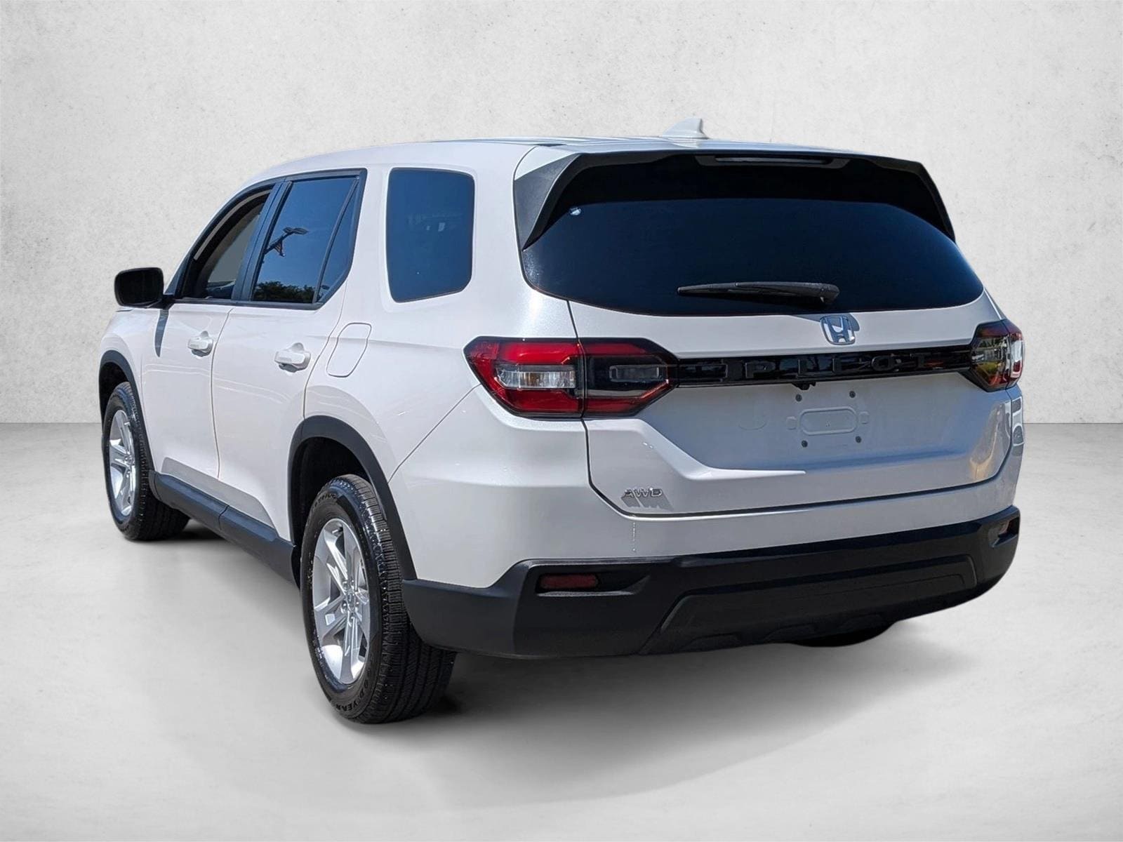 2023 Honda Pilot LX - Photo 7