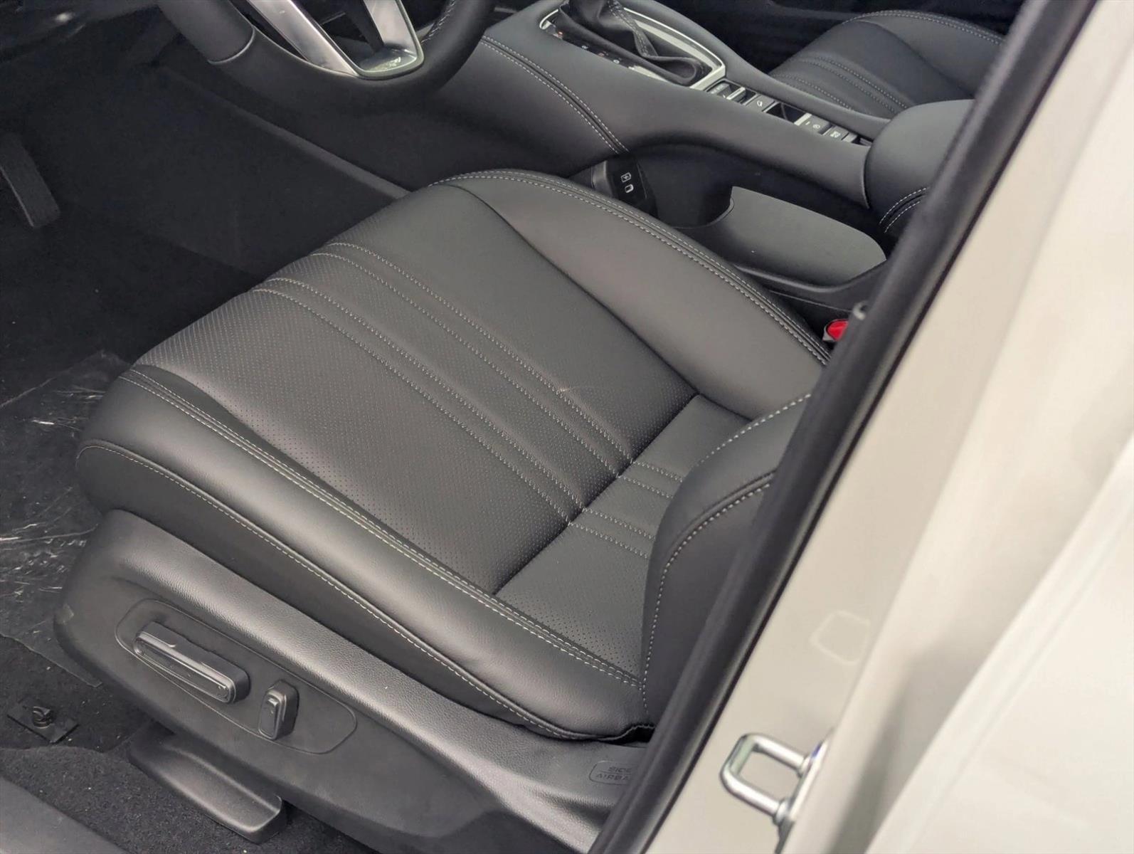 2026 Honda HR-V EX-L photo 4