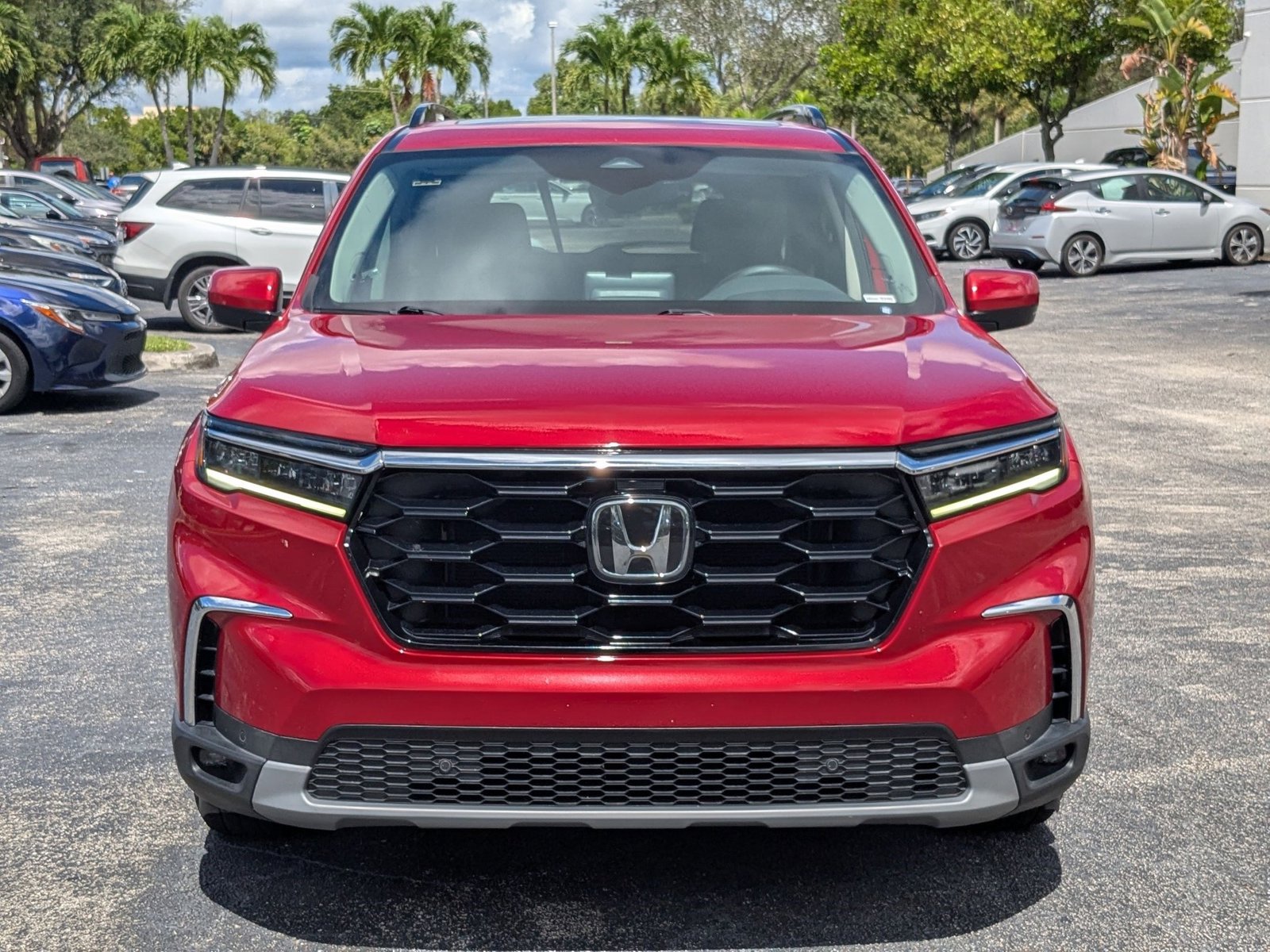 2023 Honda Pilot Touring photo 2