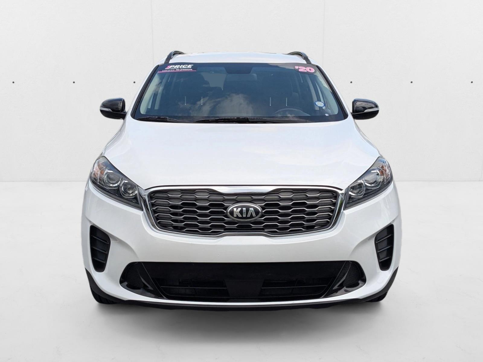 2020 Kia Sorento S photo 2