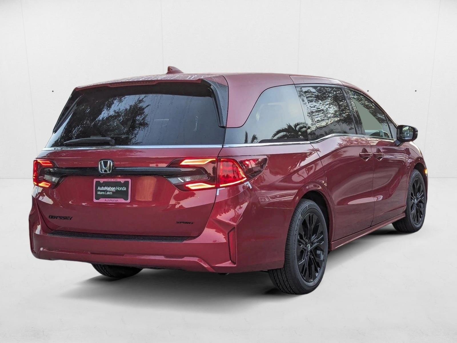 2026 Honda Odyssey photo 2