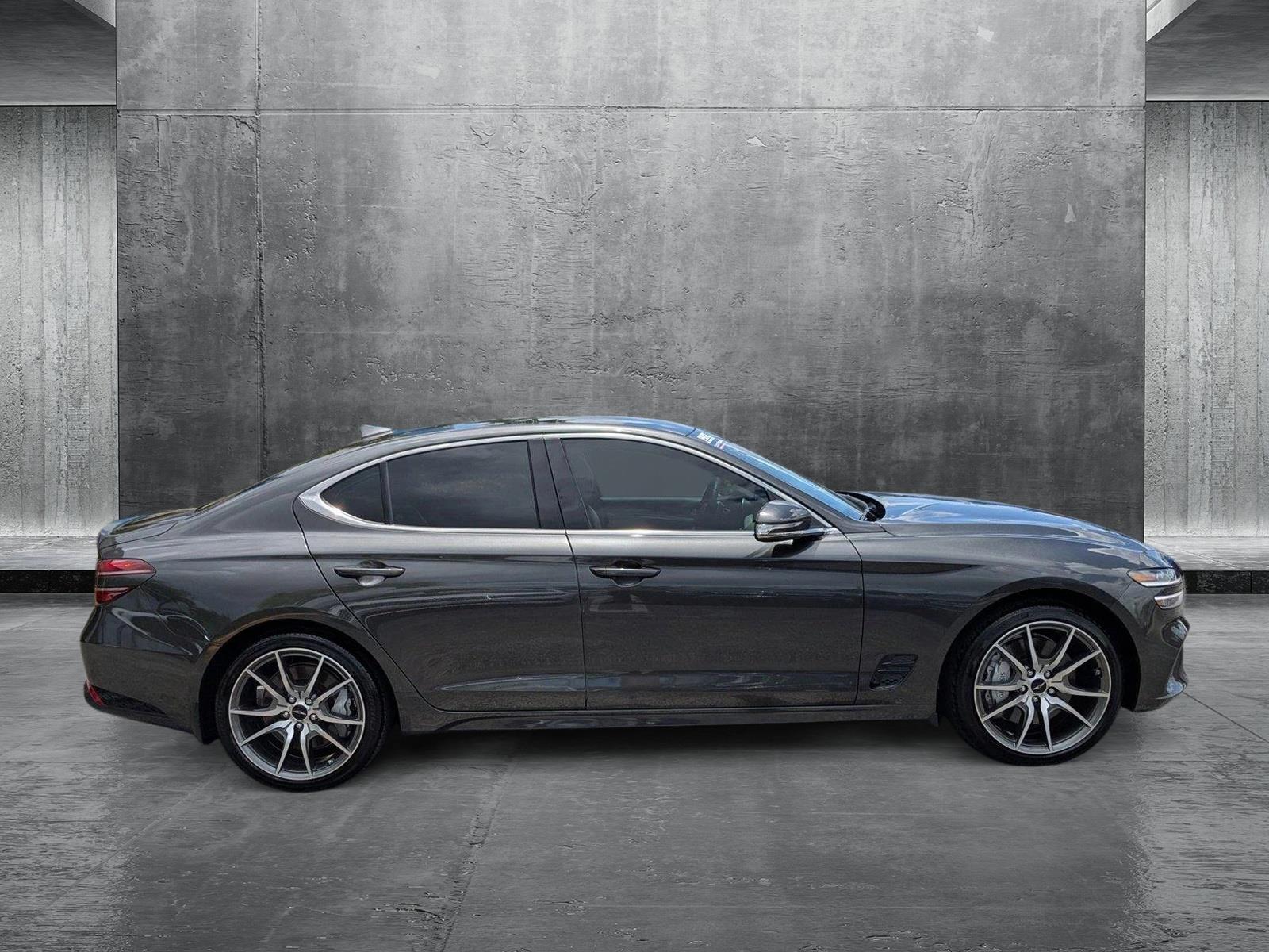 2025 Genesis G70 2.5T photo 4