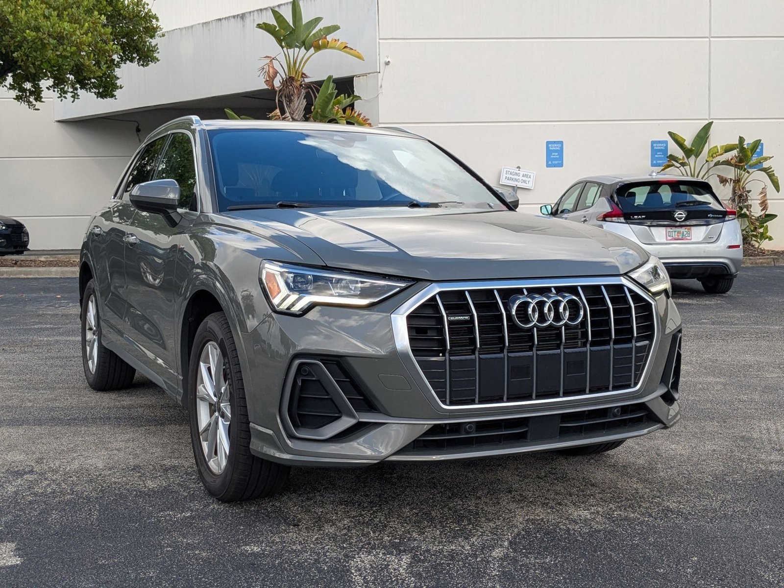 2023 Audi Q3 45 TFSI S line Premium photo 3