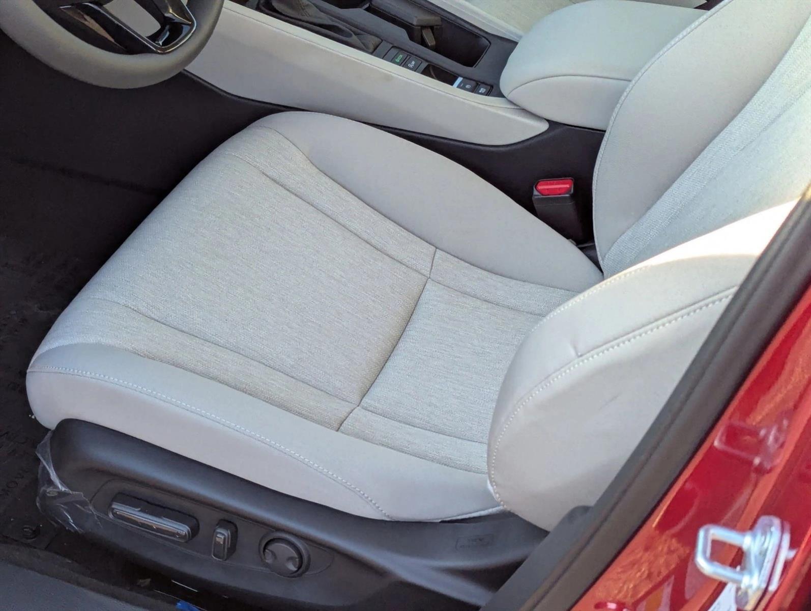 2025 Honda Accord SE photo 4