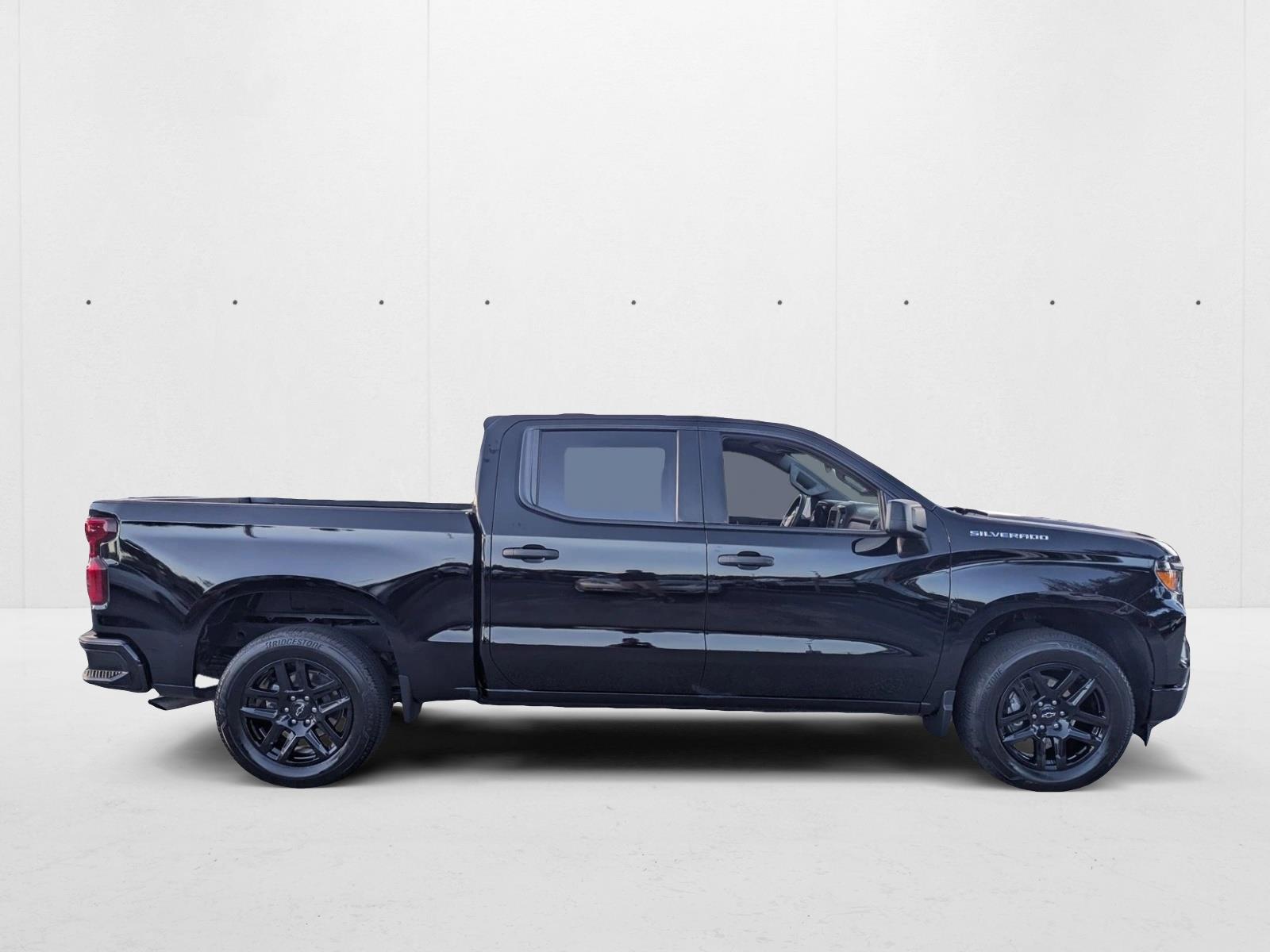 2024 Chevrolet Silverado 1500 Custom photo 4
