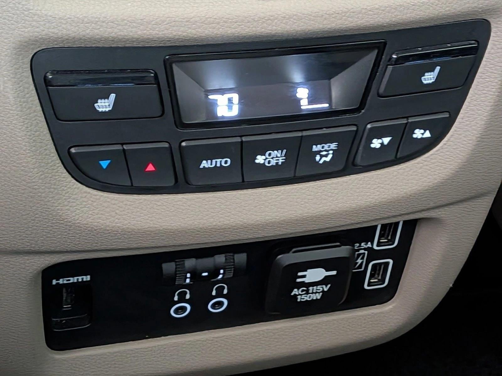 2022 Honda Pilot Touring - Photo 18