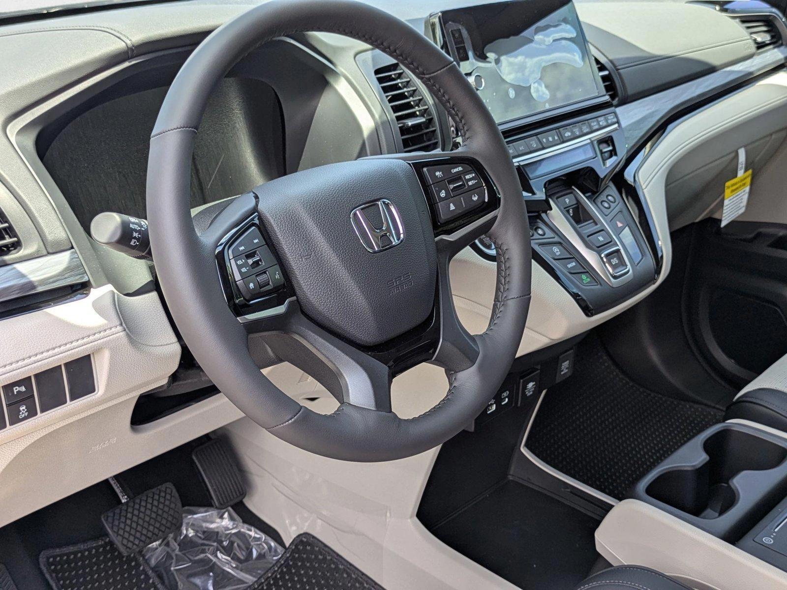 2025 Honda Odyssey Elite photo 3