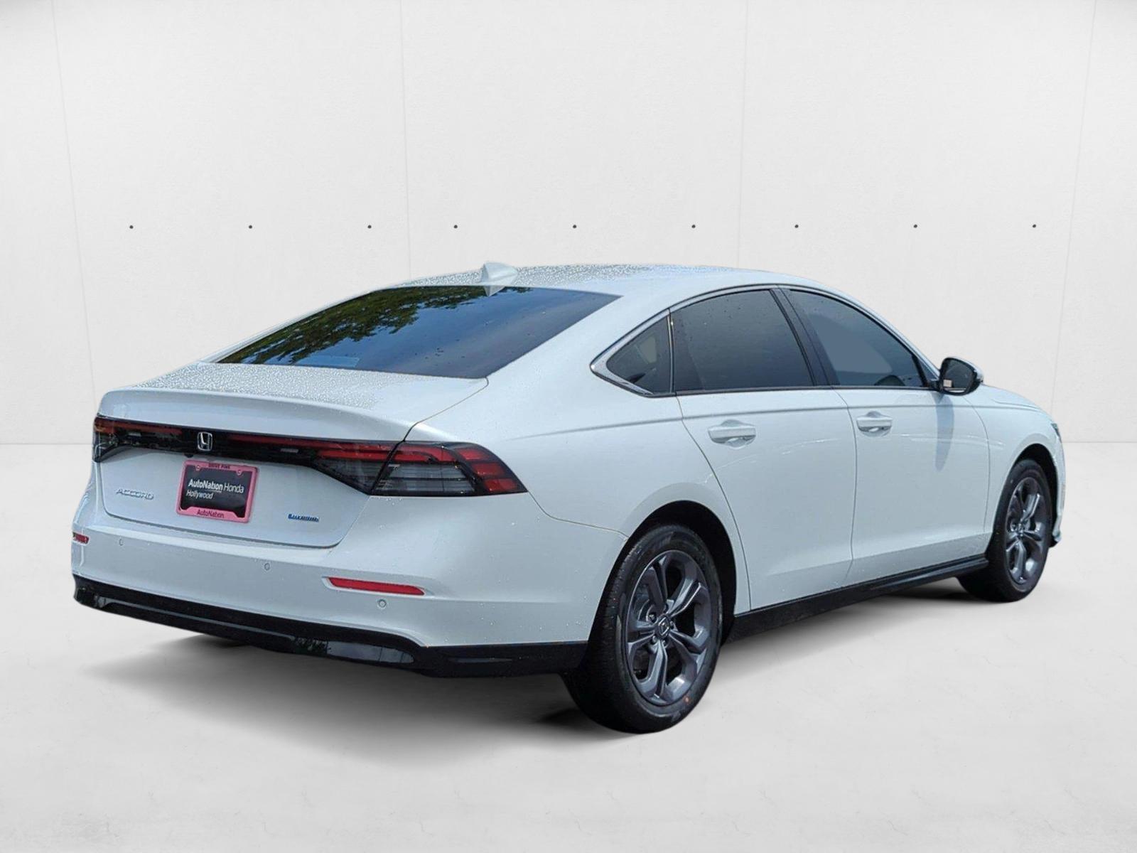 2025 Honda Accord Hybrid EX-L photo 2