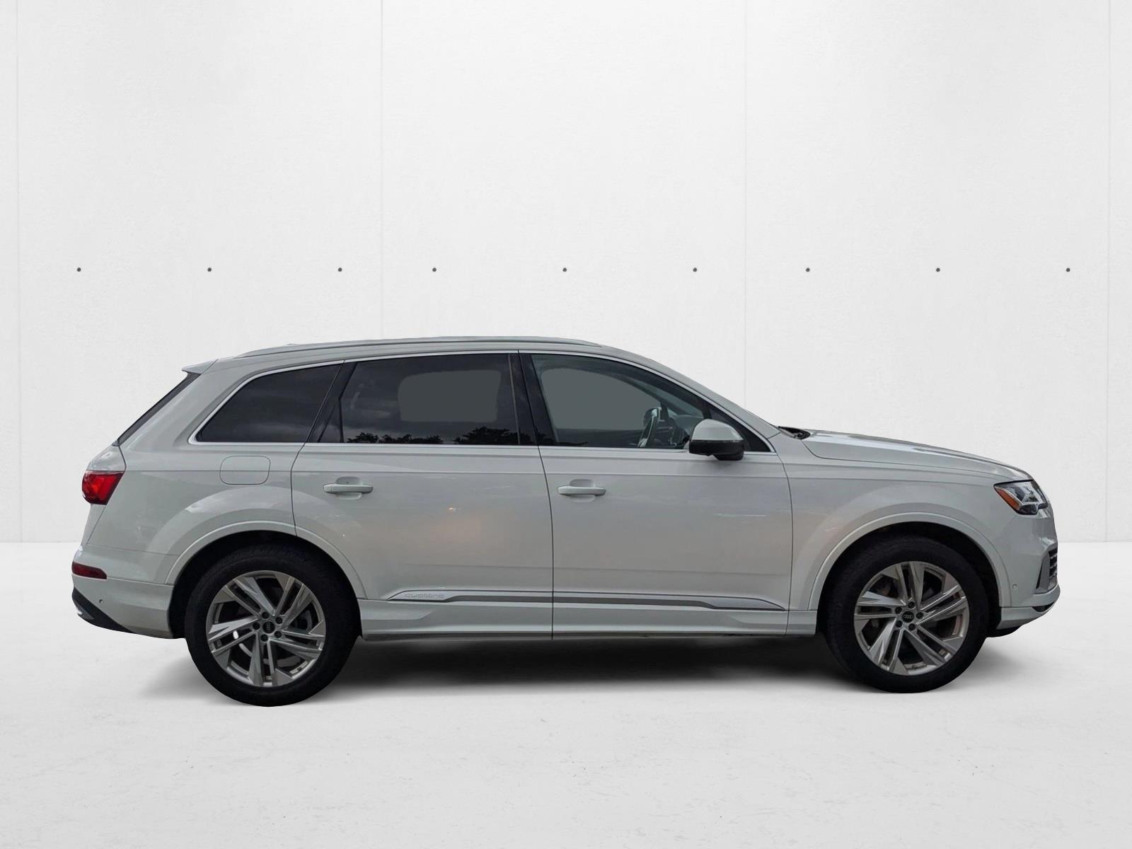 2023 Audi Q7 55 Premium photo 2