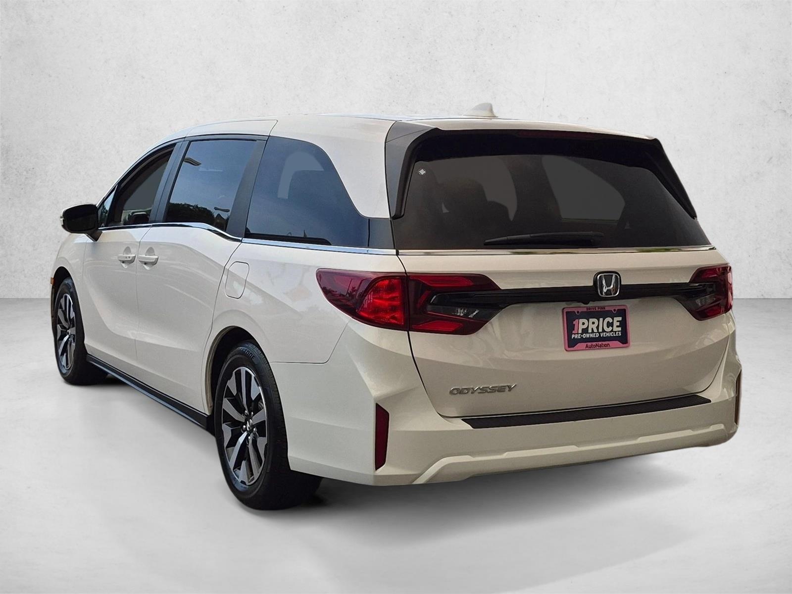 2025 Honda Odyssey EX-L - Photo 7