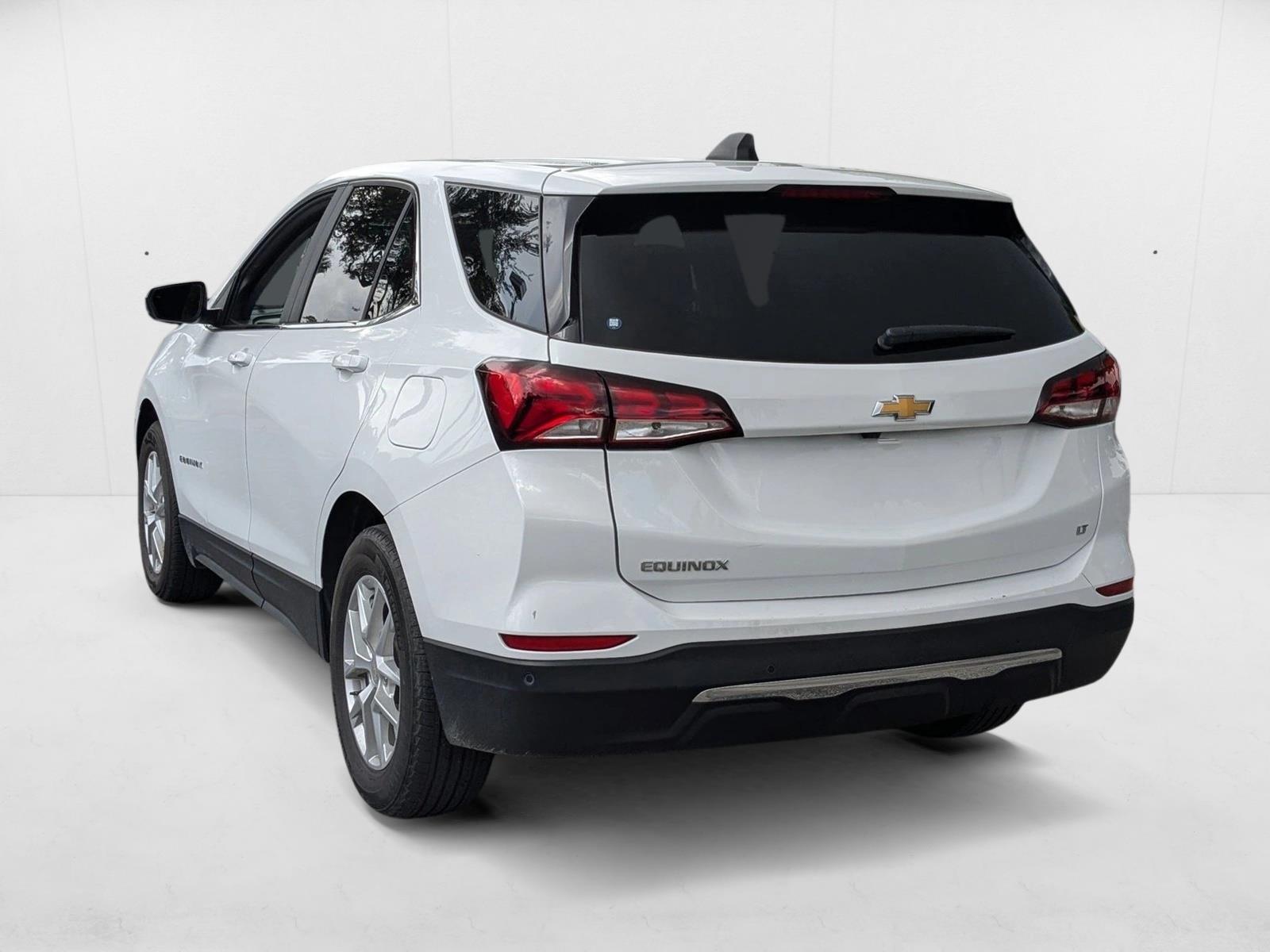 2024 Chevrolet Equinox photo 2