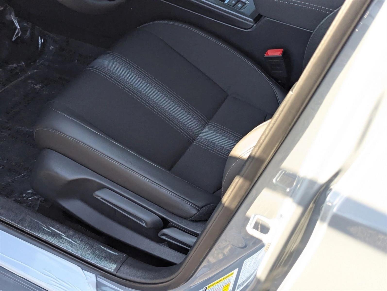 2025 Honda Civic Sport Hatchback photo 4