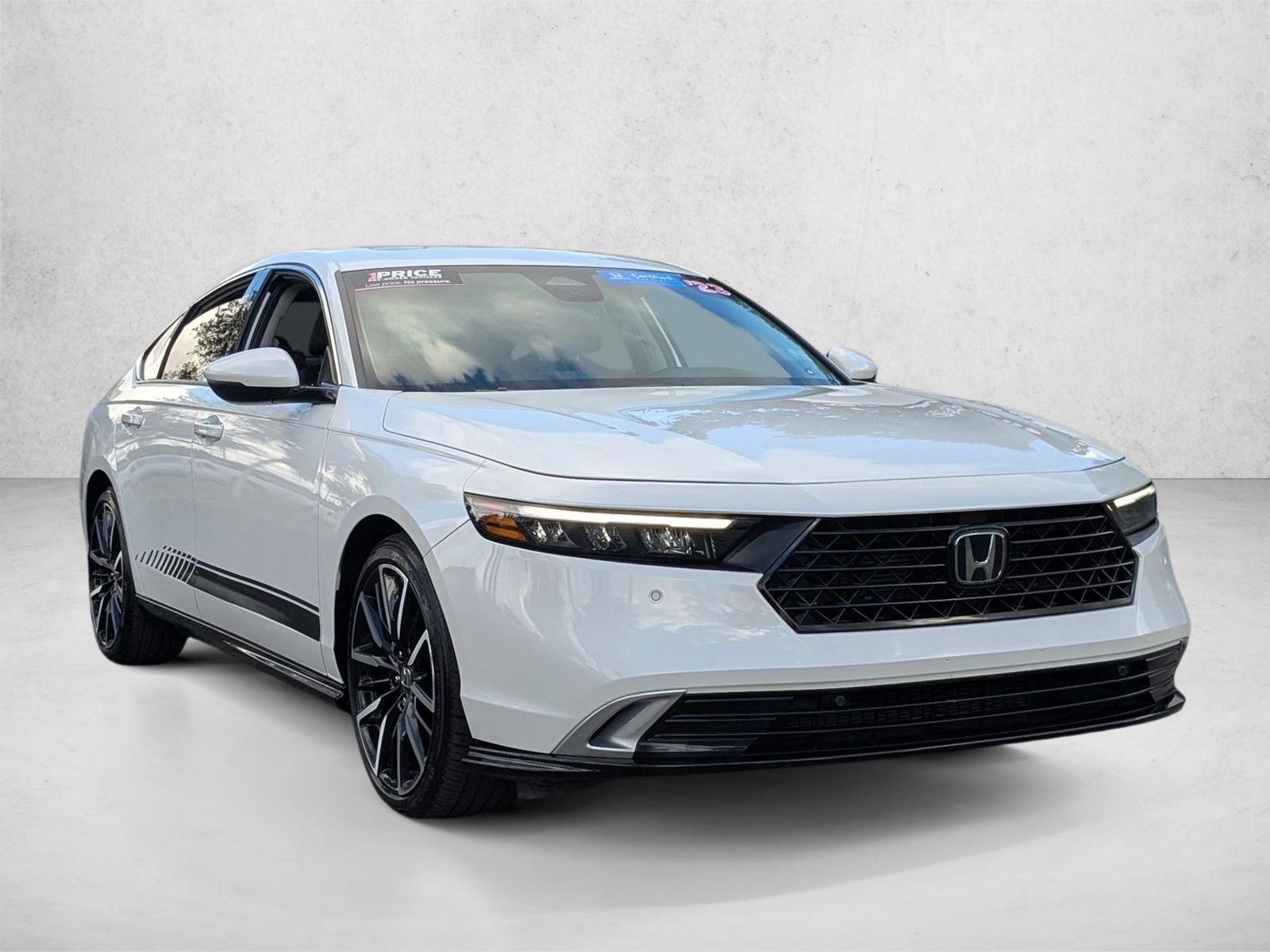 2023 Honda Accord Hybrid Touring photo 3