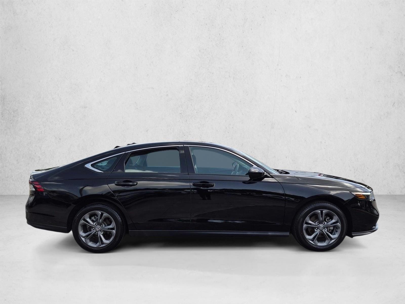 2024 Honda Accord EX - Photo 4