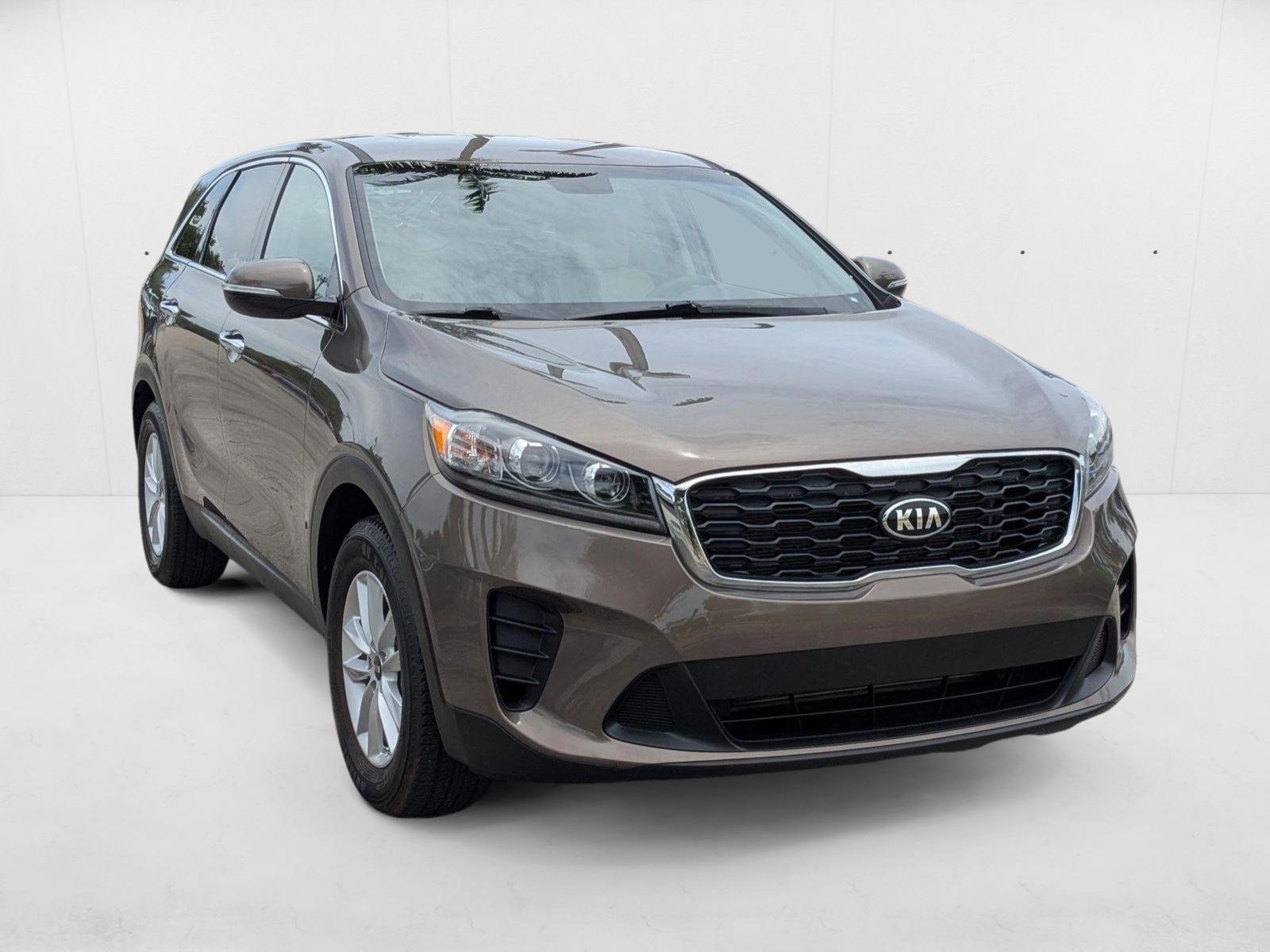 2019 Kia Sorento LX photo 2