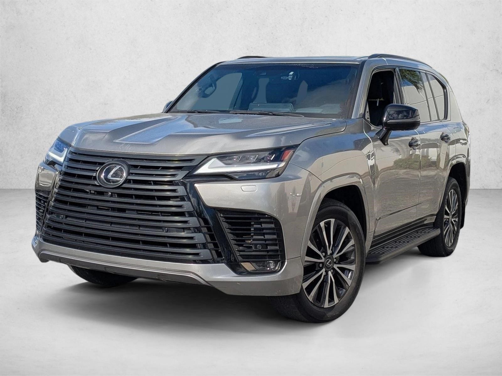 2023 Lexus LX Premium's photo