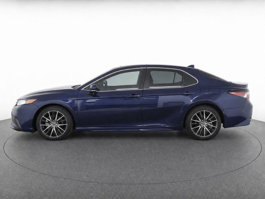 Used 2022 Toyota Camry SE Sedan