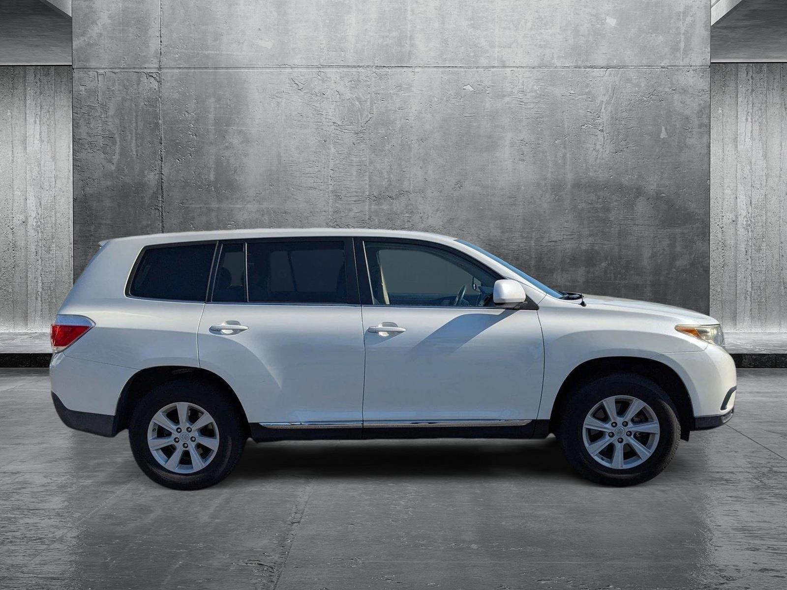 2012 Toyota Highlander Base photo 4