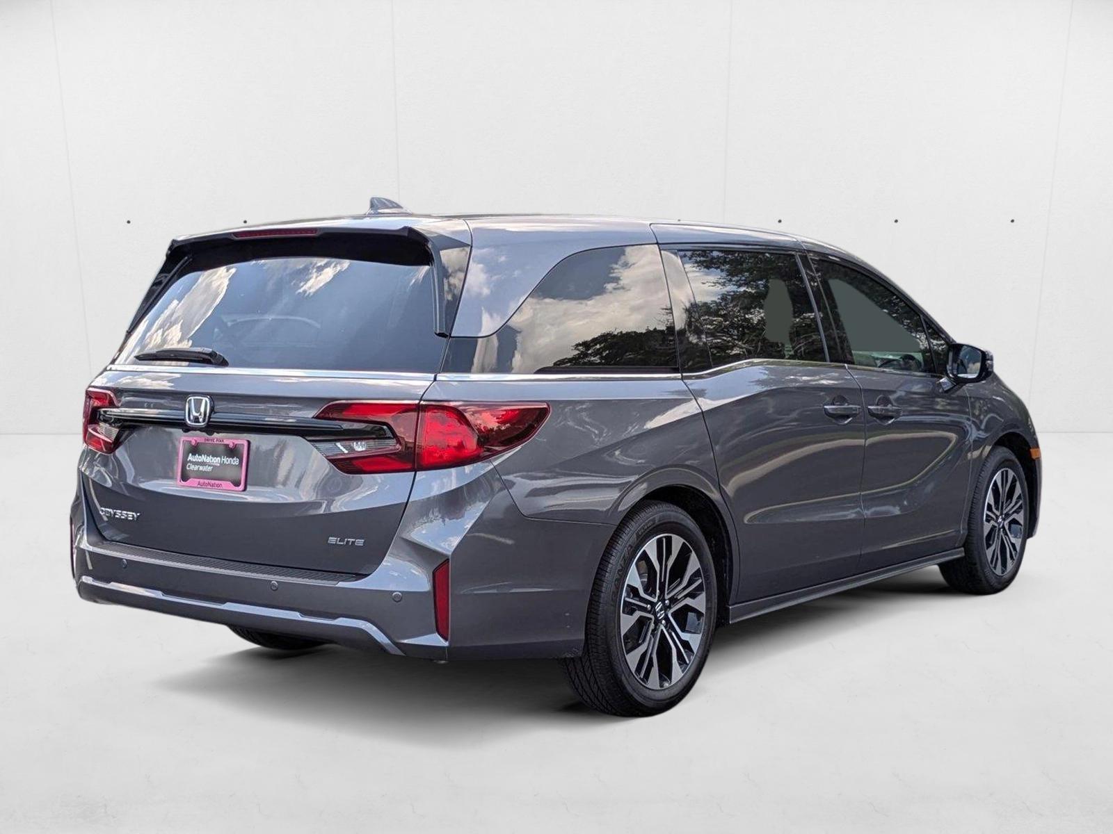 2025 Honda Odyssey Elite photo 2