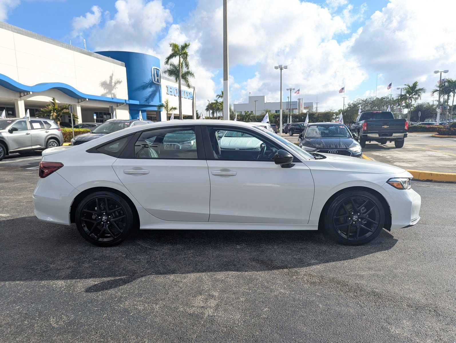 2025 Honda Civic Sport photo 4