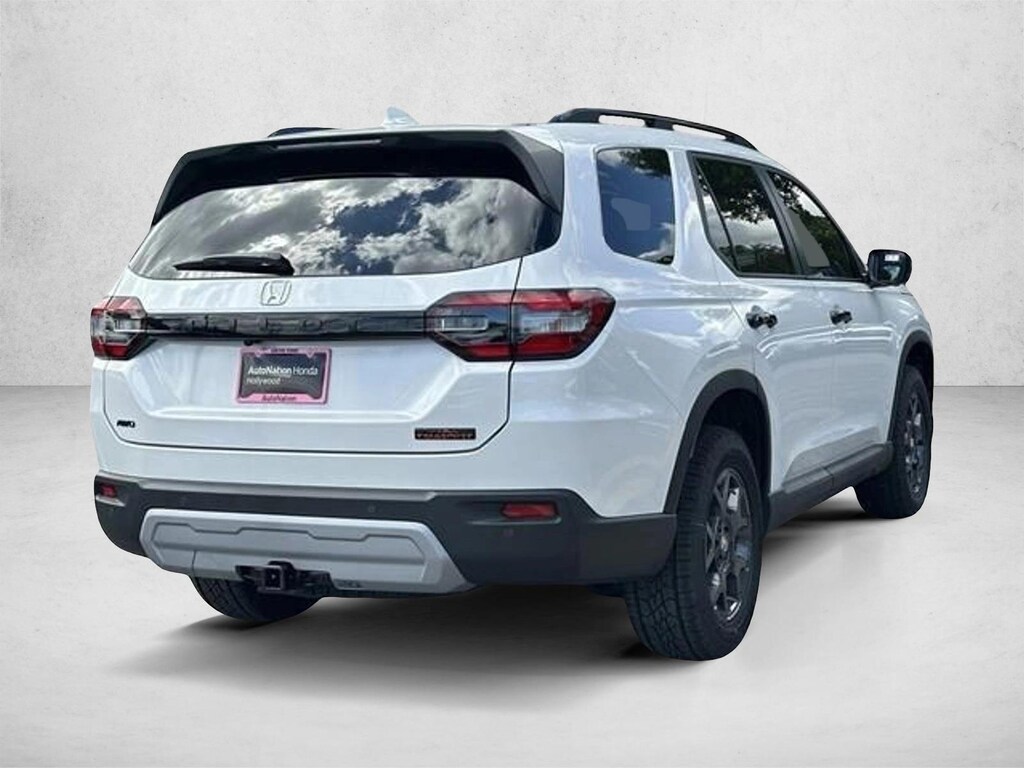 New 2025 Honda Pilot TrailSport SUV