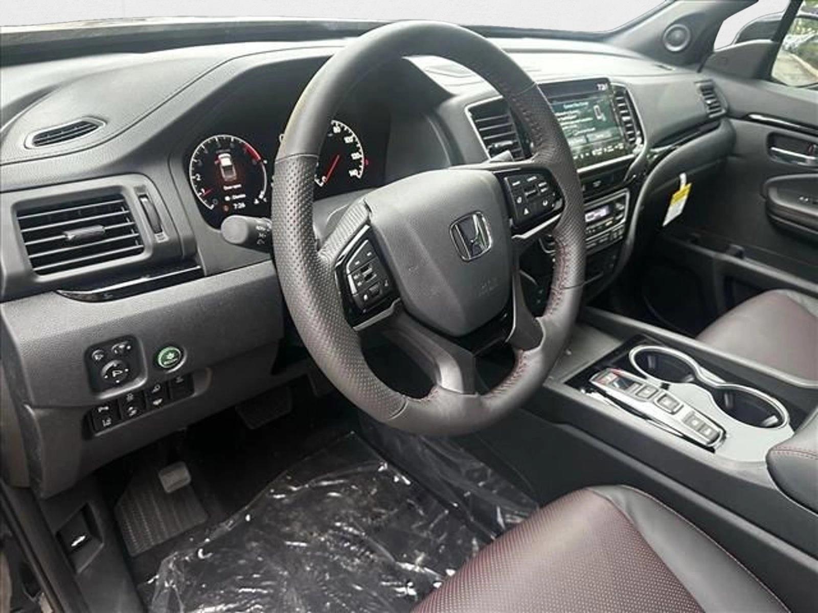 2025 Honda Ridgeline Black Edition photo 3