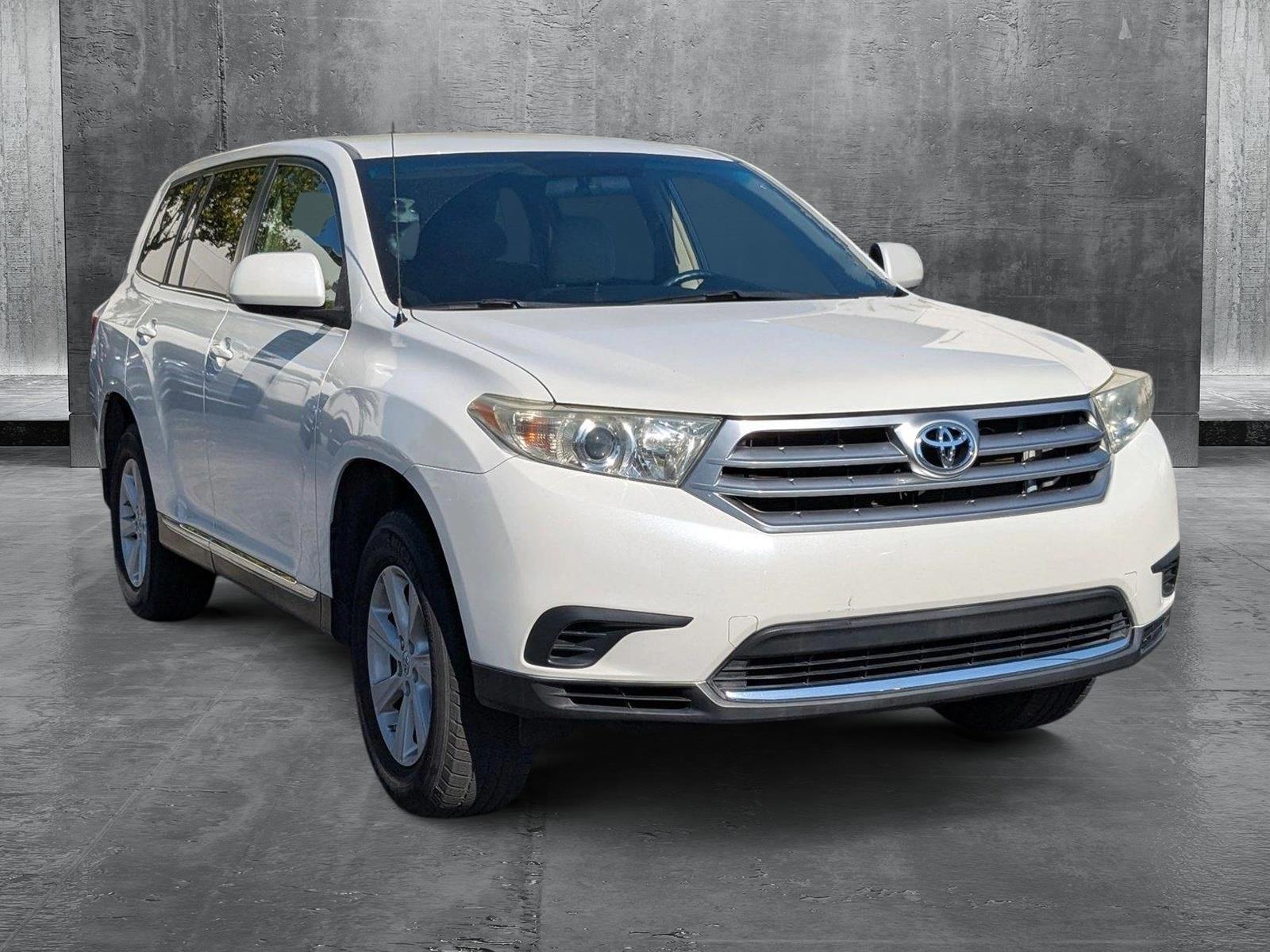 2012 Toyota Highlander Base photo 3