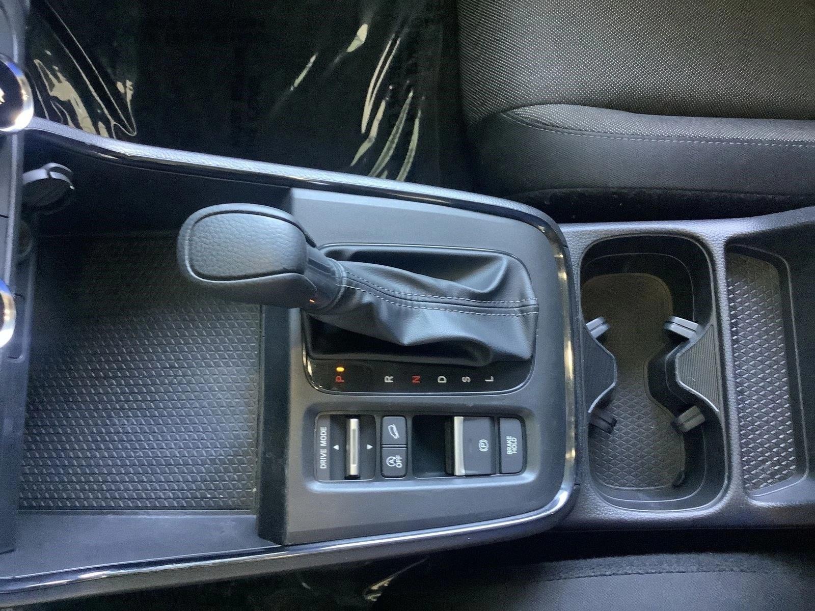 2025 Honda CR-V LX - Photo 15