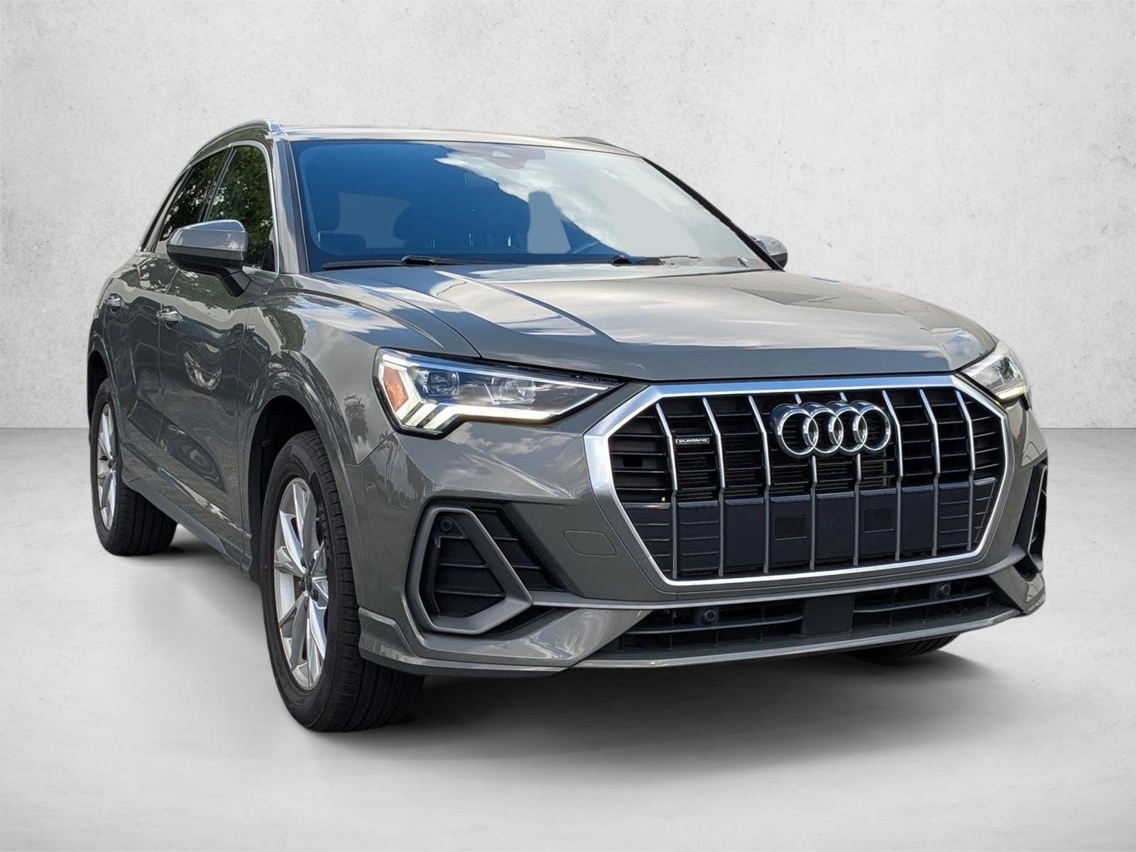 2023 Audi Q3 45 TFSI S line Premium photo 3