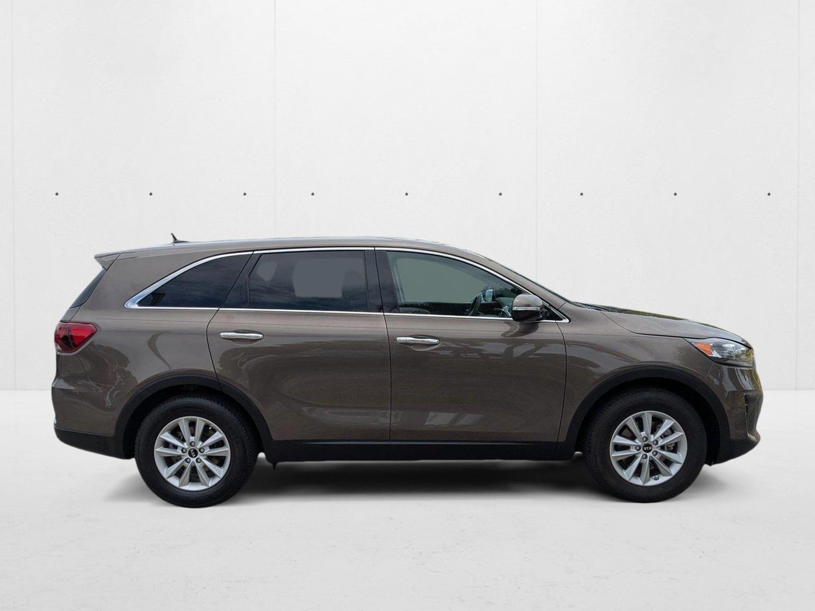 2019 Kia Sorento LX photo 3