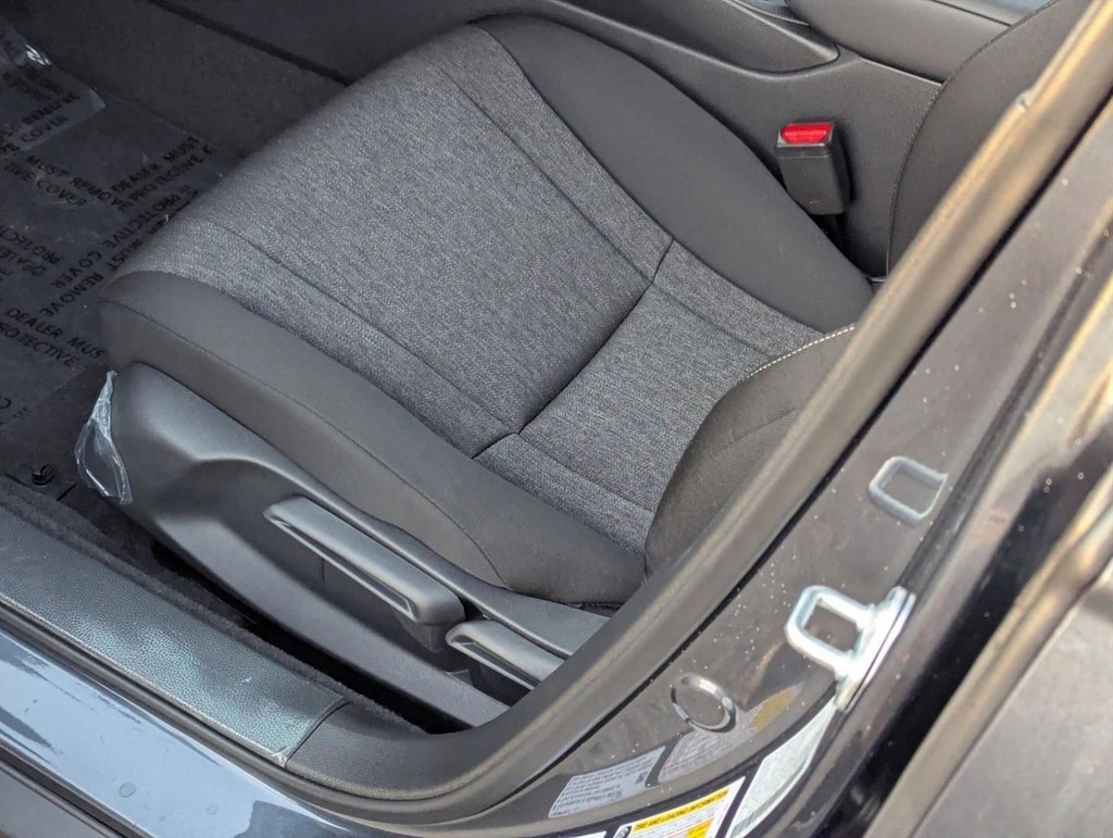 New 2025 Honda Accord LX Sedan