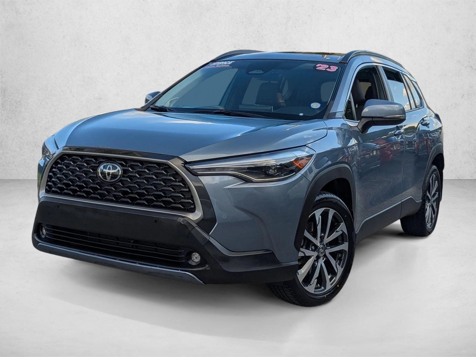 2023 Toyota Corolla Cross XLE's photo