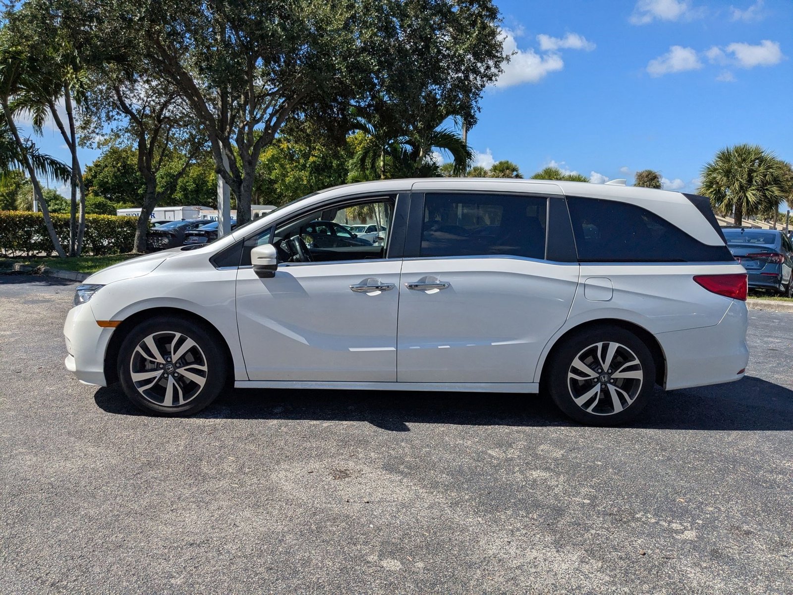 2024 Honda Odyssey Touring photo 4