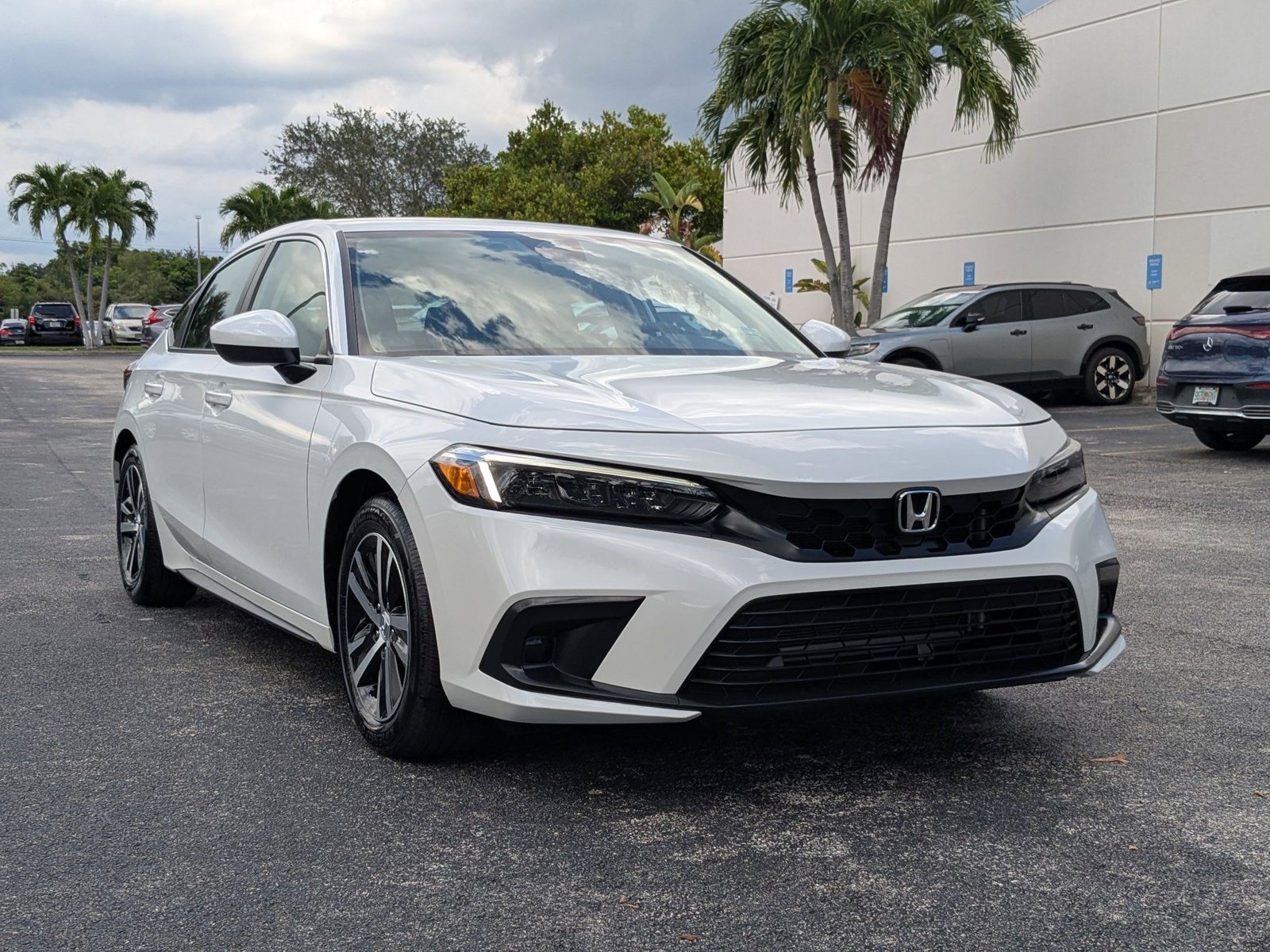 2024 Honda Civic LX Hatchback photo 3