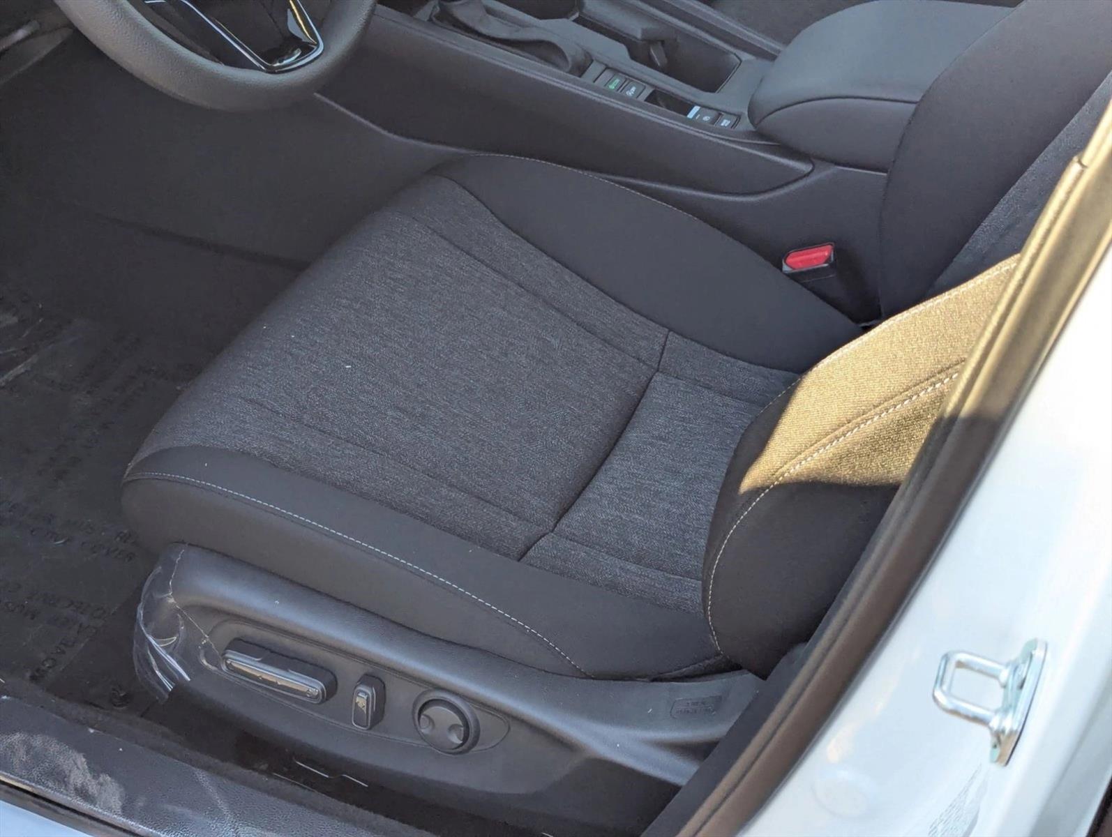 2025 Honda Accord SE photo 4