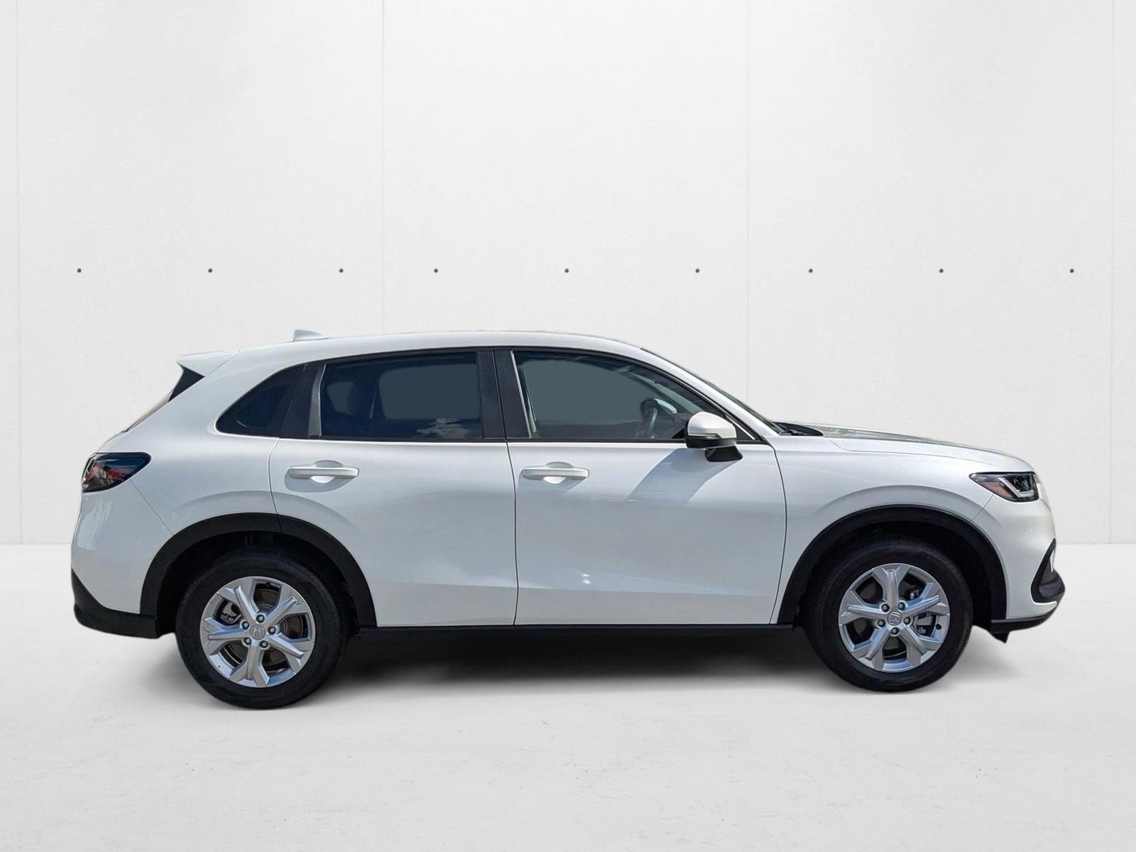 2025 Honda HR-V LX photo 2