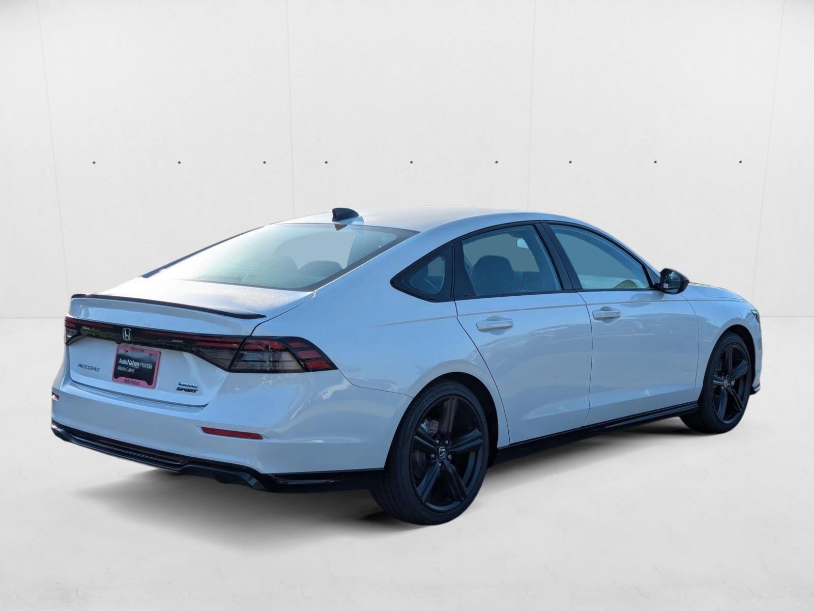 2025 Honda Accord Hybrid Sport-L photo 2