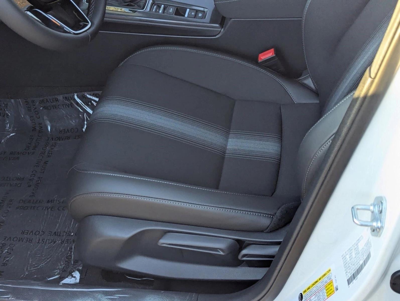 2025 Honda Civic Hatchback Sport - Photo 4